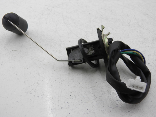 photo de JAUGE RESERVOIR ESSENCE JM MOTOR JULIA 50 (2010 - 2014) - Gros plan technique