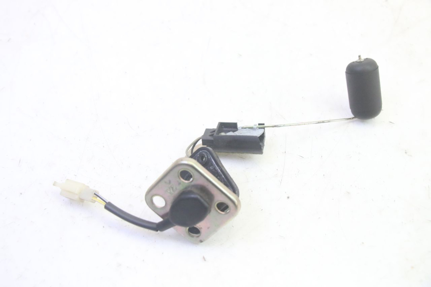 photo de JAUGE RESERVOIR ESSENCE PEUGEOT KISBEE 4T 50 (2018 - 2022) - Zoom état d’usage