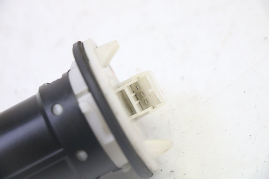 photo de JAUGE RESERVOIR ESSENCE PIAGGIO LXV 4T 50 (2009 - 2013)