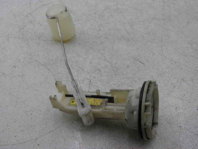 photo de JAUGE RESERVOIR ESSENCE PEUGEOT ELYSTAR 50 (2002 - 2014)