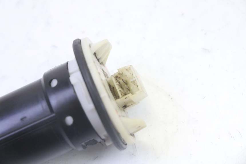 photo de JAUGE RESERVOIR ESSENCE GILERA RUNNER SP 50 (2009 - 2017)