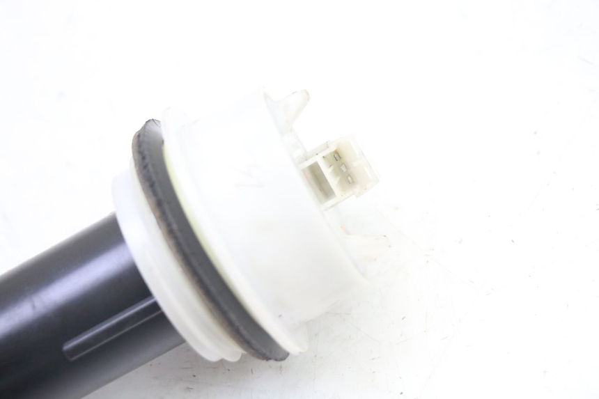 photo de JAUGE RESERVOIR ESSENCE PEUGEOT SATELIS 250 (2006 - 2012)