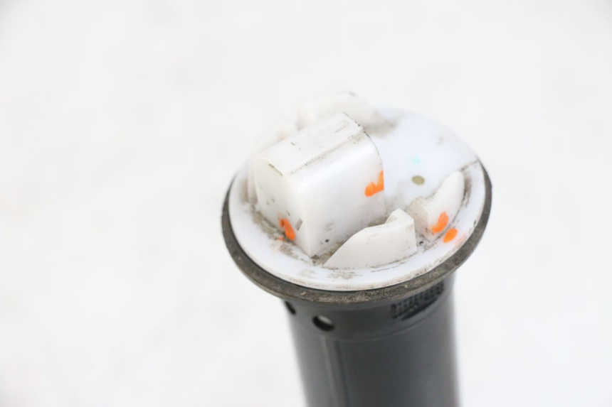 photo de JAUGE RESERVOIR ESSENCE PEUGEOT SPEEDFIGHT 4 4T EFI 50 (2021 - 2025) - Autre angle de vue