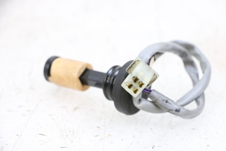 photo de JAUGE RESERVOIR HUILE PIAGGIO NEW TYPHOON 50 (2018 - 2021) - Zoom état d’usage