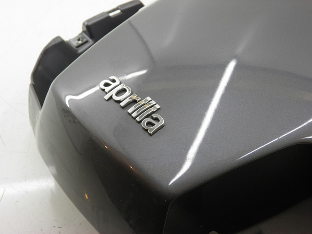 photo de JONCTION CARENAGE ARRIERE APRILIA ATLANTIC 125 (2003 - 2009)