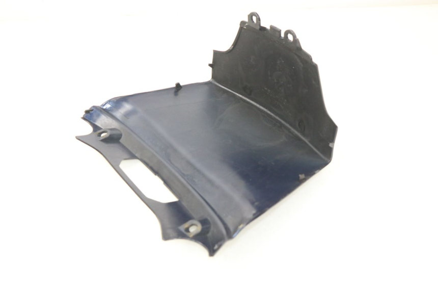 photo de JONCTION CARENAGE ARRIERE SUZUKI BURGMAN 650 (2002 - 2004)