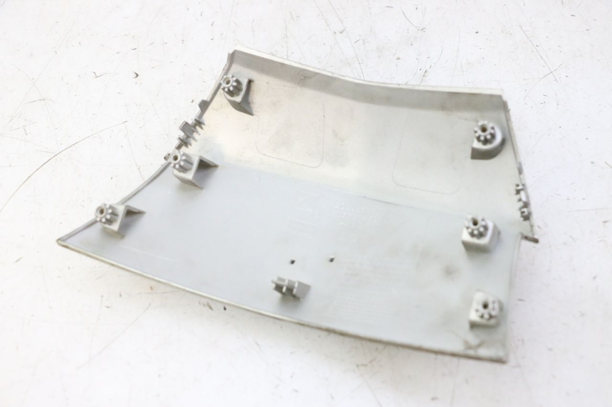 photo de JONCTION CARENAGE ARRIERE PEUGEOT CITYSTAR 50 (2013 - 2017)