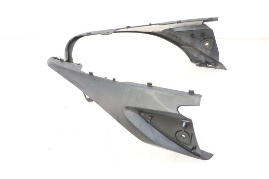 photo de JONCTION CARENAGE ARRIERE YAMAHA FZ6 FAZER S2 600 (2007 - 2011)