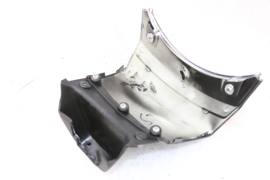 photo de JONCTION CARENAGE ARRIERE JM MOTORS GTS 125 (2015 - 2019) - Zoom état d’usage