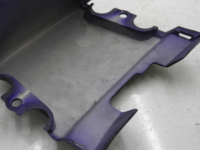 photo de JONCTION CARENAGE ARRIERE HONDA FES FORESIGHT 250 (1997 - 2002) - Zoom état d’usage