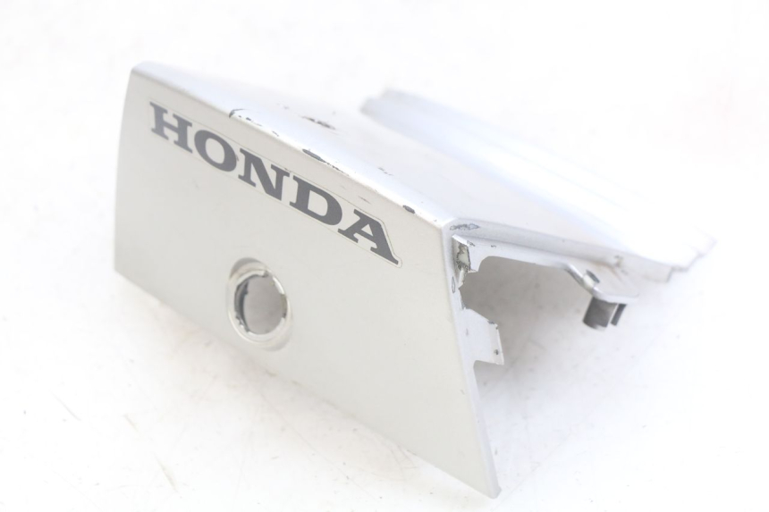 photo de JONCTION CARENAGE ARRIERE HONDA SCV LEAD 100 (2003 - 2007)