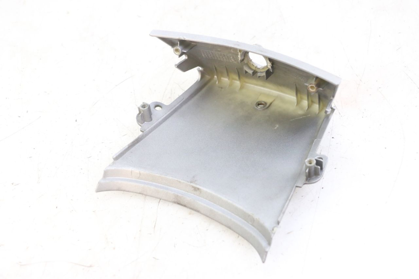 photo de JONCTION CARENAGE ARRIERE HONDA SCV LEAD 100 (2003 - 2007)