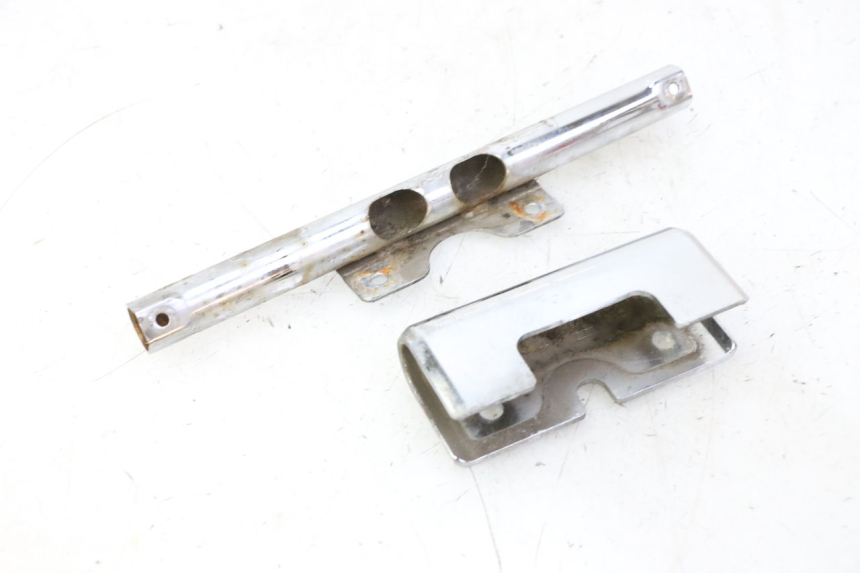 photo de JONCTION CARENAGE ARRIERE INFERIEURE HYOSUNG GV AQUILA 125 (2000 - 2004)