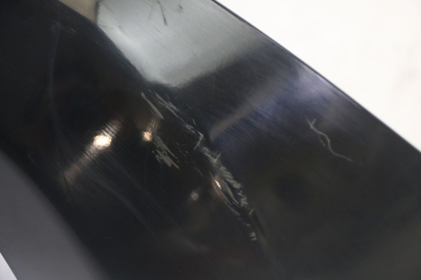 photo de JONCTION CARENAGE ARRIERE INFERIEURE SUZUKI BURGMAN 125 (2007 - 2014)