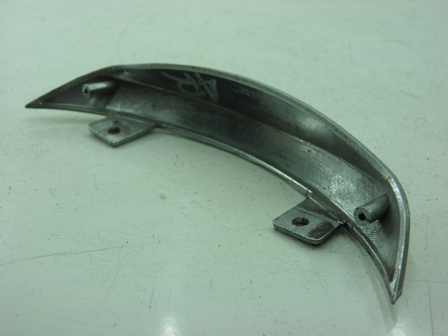 photo de JONCTION CARENAGE ARRIERE INFERIEURE DAELIM BESBI 125 (2007 - 2008) - Détail de la pièce