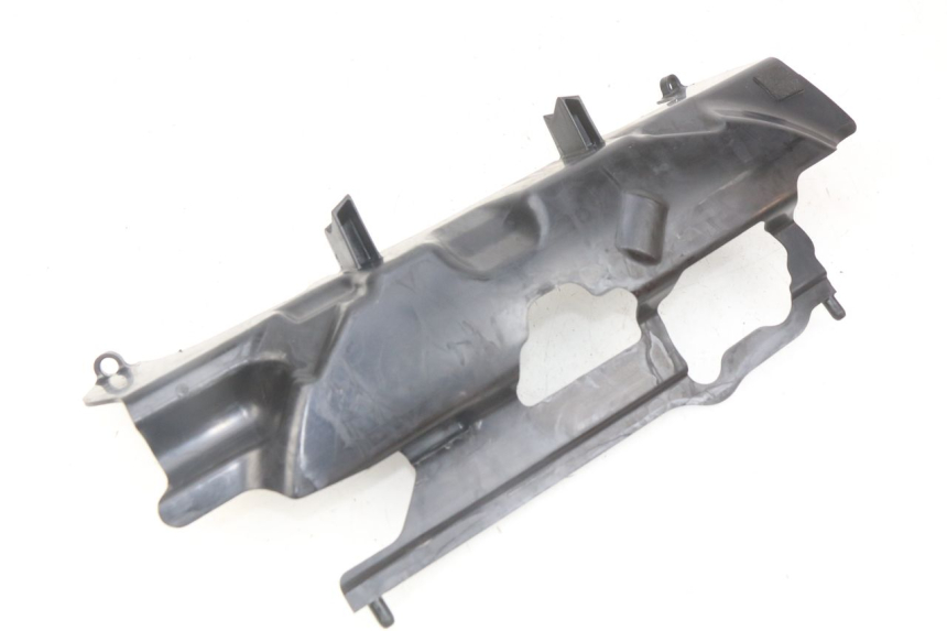 photo de JONCTION CARENAGE ARRIERE INFERIEURE SUZUKI GSX-R GSXR 750 (2011 - 2016)
