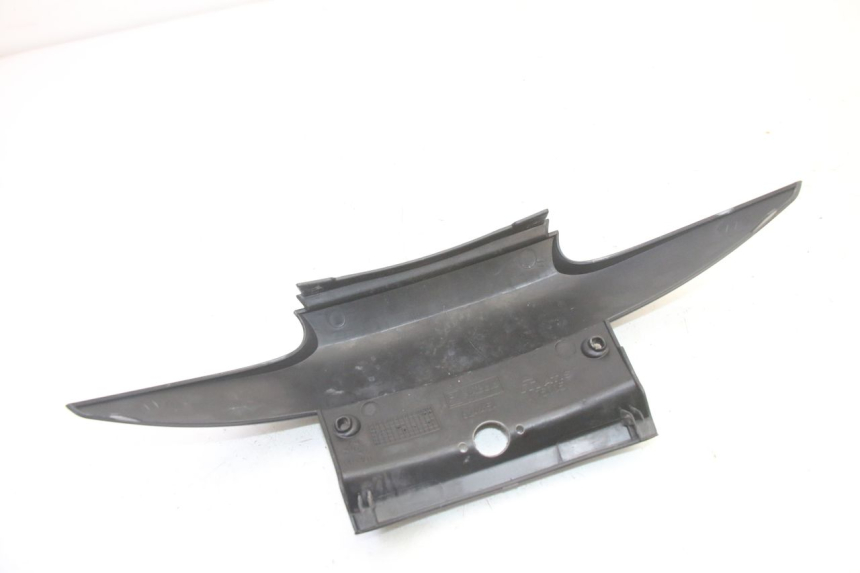 photo de JONCTION CARENAGE ARRIERE INFERIEURE PIAGGIO MP3 RL 250 (2007 - 2010)