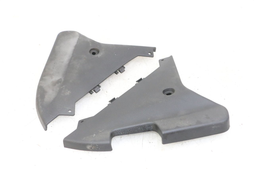 photo de JONCTION CARENAGE ARRIERE INFERIEURE GILERA NEXUS 125 (2009 - 2013)