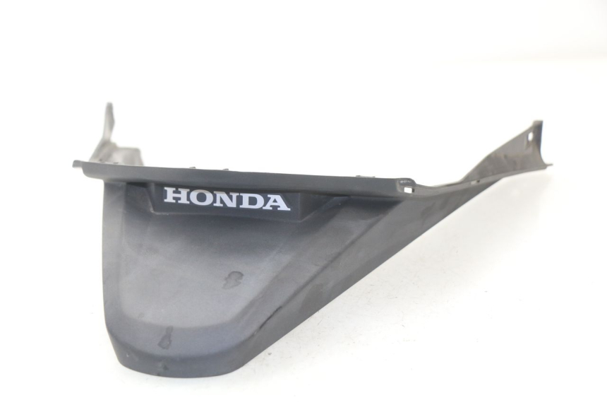 photo de JONCTION CARENAGE ARRIERE INFERIEURE HONDA PCX (JF57/JF64) 125 (2014 - 2018)