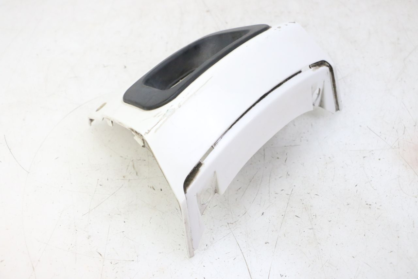 photo de JONCTION CARENAGE ARRIERE INFERIEURE PEUGEOT SATELIS 125 (2010 - 2012)