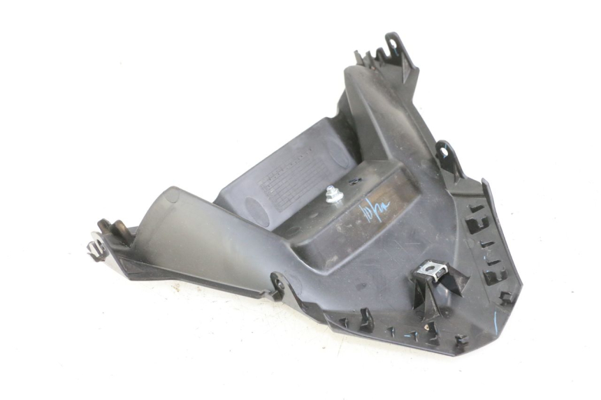 photo de JONCTION CARENAGE ARRIERE INFERIEURE YAMAHA XMAX X-MAX 125 (2021 - 2025)