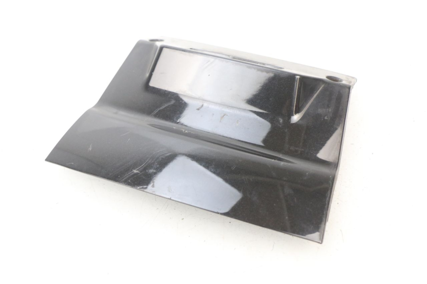 photo de JONCTION CARENAGE ARRIERE INFERIEURE PIAGGIO XEVO - X EVO 125 (2007 - 2016)