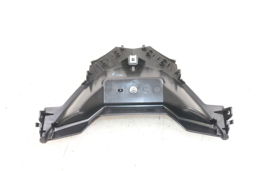 photo de JONCTION CARENAGE ARRIERE INFERIEURE YAMAHA XMAX X-MAX ABS 125 (2017 - 2020)