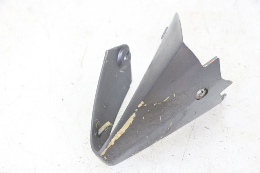 photo de JONCTION CARENAGE ARRIERE PEUGEOT JET FORCE CARBU 50 (2003 - 2016)