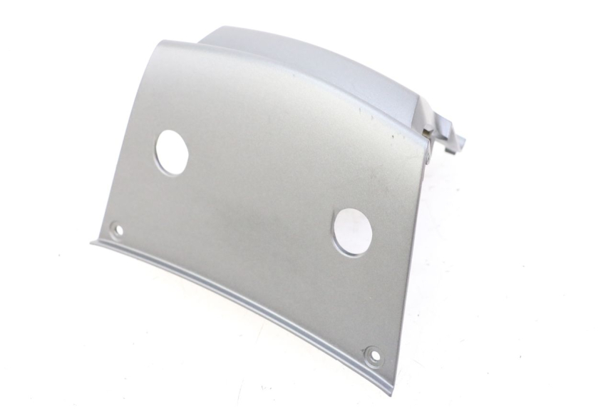 photo de JONCTION CARENAGE ARRIERE PIAGGIO MP3 500 (2014 - 2016)
