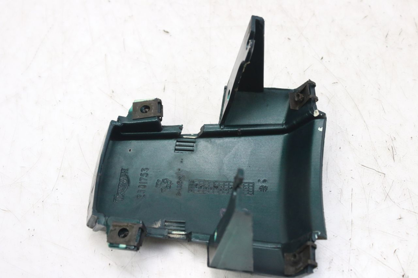 photo de JONCTION CARENAGE ARRIERE TRIUMPH SPRINT ST 955 (1999 - 2001)