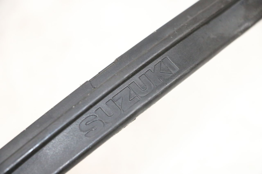 photo de JONCTION CARENAGE ARRIERE SUPERIEUR SUZUKI BURGMAN 650 (2013 - 2020)