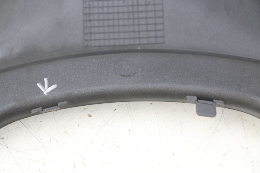 photo de JONCTION CARENAGE ARRIERE SUPERIEUR HONDA FORZA 125 (2015 - 2016)