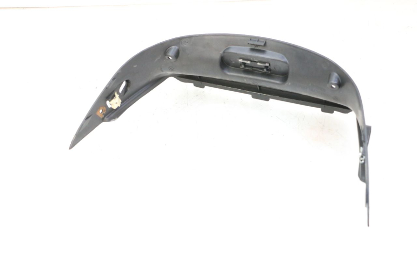 photo de JONCTION CARENAGE ARRIERE SUPERIEUR DAELIM HISTORY 125 (2001 - 2002)