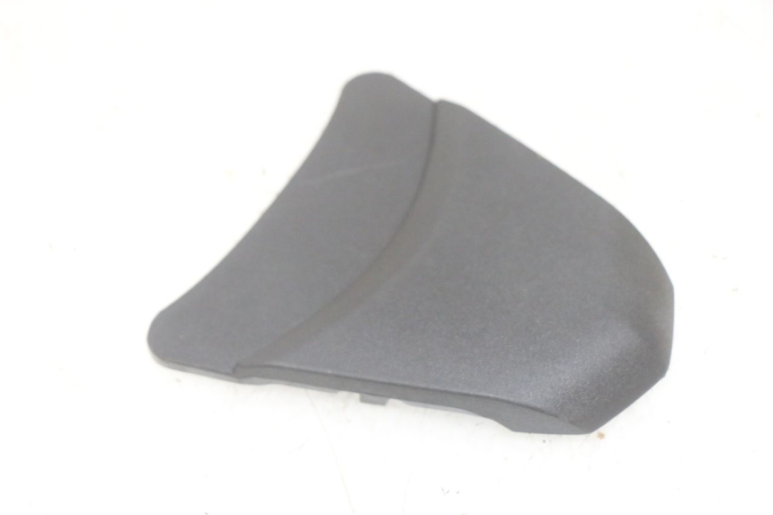 photo de JONCTION CARENAGE ARRIERE SUPERIEUR PIAGGIO MP3 HPE 300 (2019 - 2026) - Zoom état d’usage