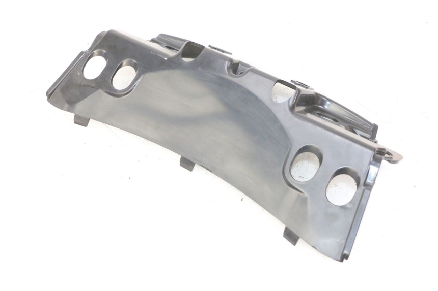 photo de JONCTION CARENAGE ARRIERE SUPERIEUR PIAGGIO MP3 RL 250 (2007 - 2010)