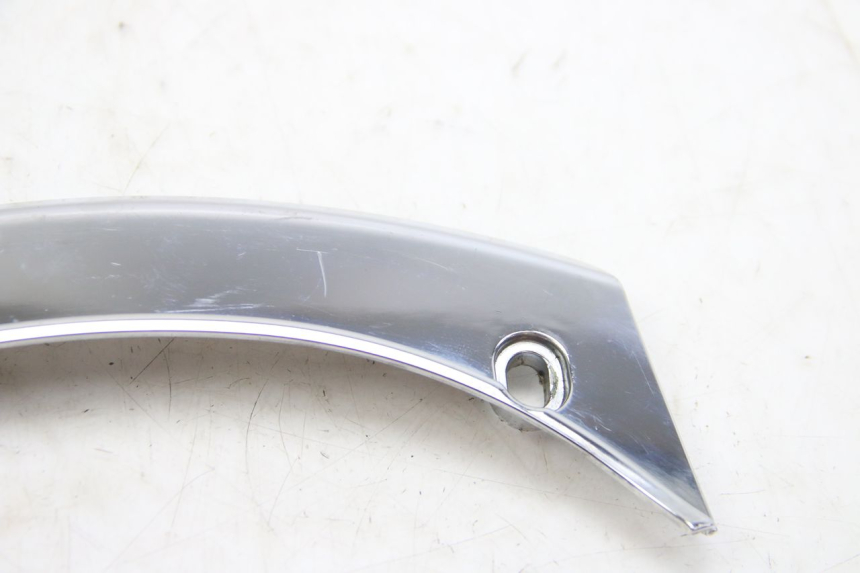 photo de JONCTION CARENAGE ARRIERE SUPERIEUR PEUGEOT SATELIS 125 (2006 - 2009)