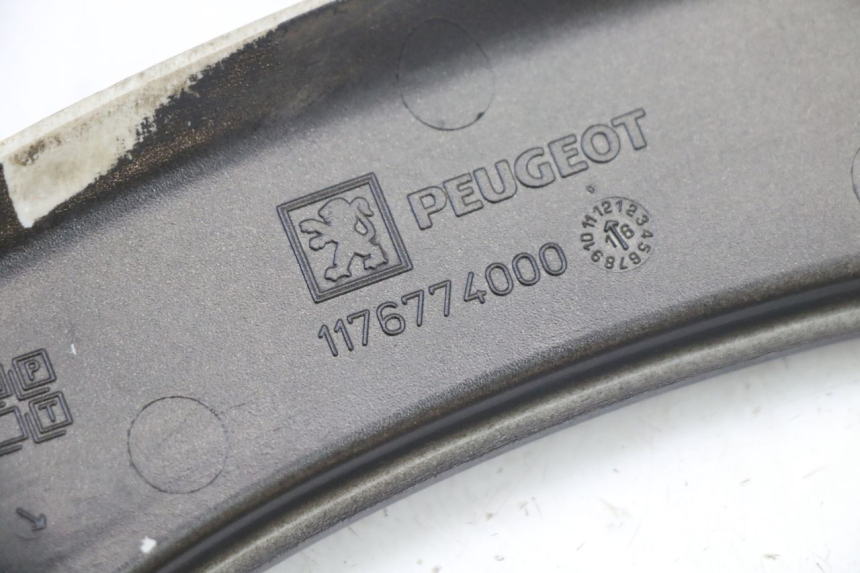photo de JONCTION CARENAGE ARRIERE SUPERIEUR PEUGEOT SATELIS 125 (2013 - 2018)