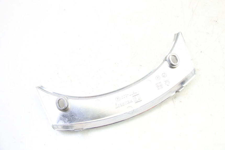 photo de JONCTION CARENAGE ARRIERE SUPERIEUR PEUGEOT SATELIS 250 (2006 - 2012)