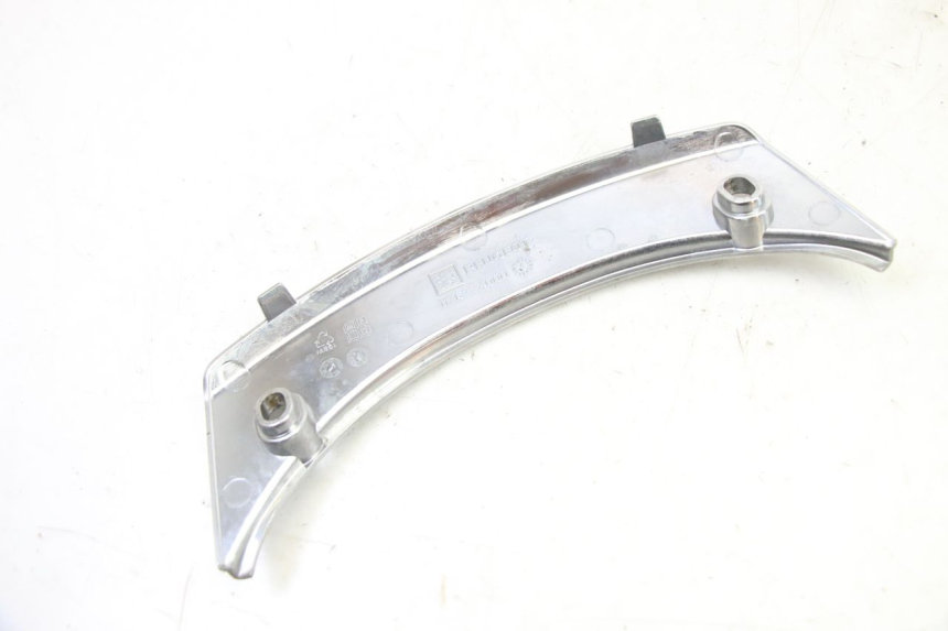 photo de JONCTION CARENAGE ARRIERE SUPERIEUR PEUGEOT SATELIS 250 (2006 - 2012)