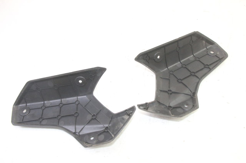 photo de JONCTION CARENAGE ARRIERE SUPERIEUR PEUGEOT STREETZONE I 2T 50 (2018 - 2020)