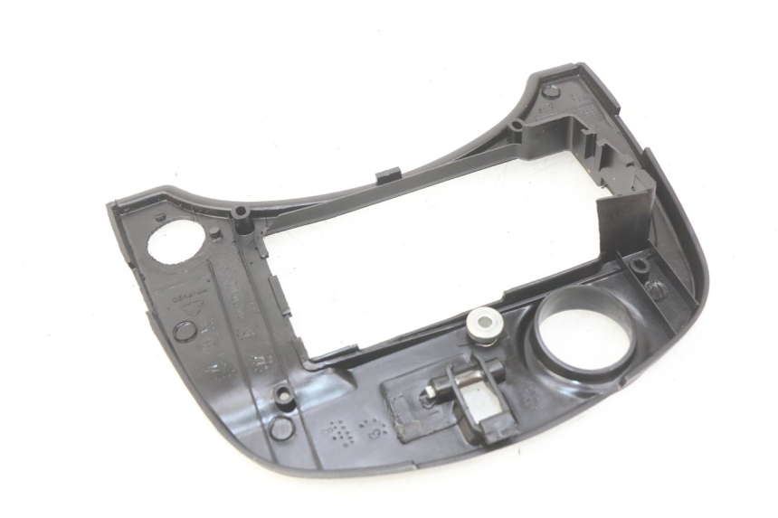 photo de JONCTION CARENAGE ARRIERE SUPERIEUR PIAGGIO VESPA S 2T 50 (2007 - 2014)