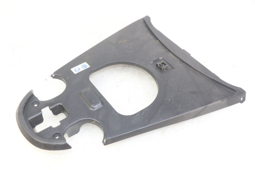 photo de JONCTION CARENAGE ARRIERE SUPERIEUR HONDA VISION NSC R 50 (2013 - 2015)