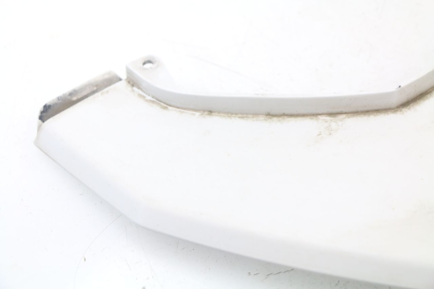 photo de JONCTION CARENAGE ARRIERE SUPERIEUR YAMAHA XMAX X-MAX ABS 125 (2014 - 2016) - Gros plan technique