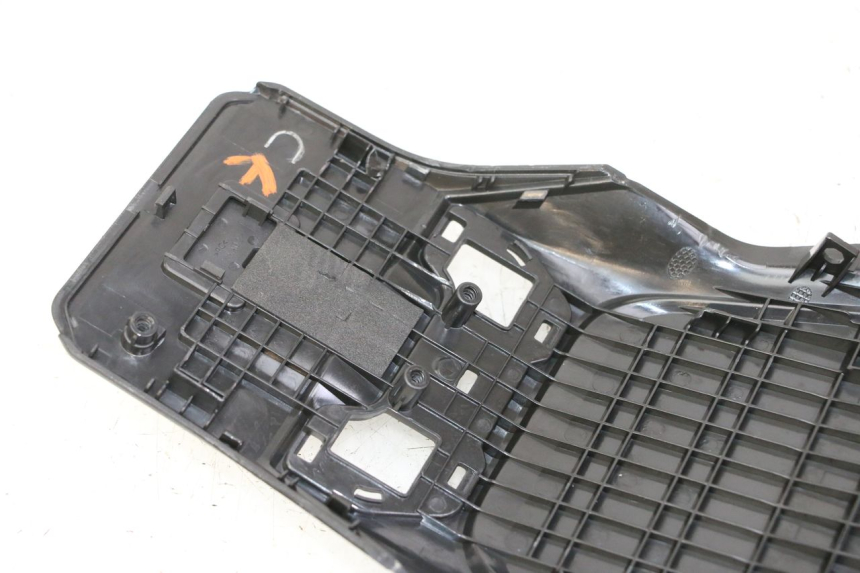photo de JONCTION CARENAGE ARRIERE SUPERIEUR SEGWAY NINEBOT ZT3 PRO 1