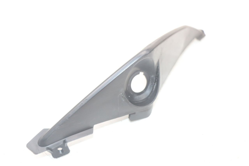 photo de JONCTION CARENAGE ARRIERE SUZUKI GSR 750 (2011 - 2017)