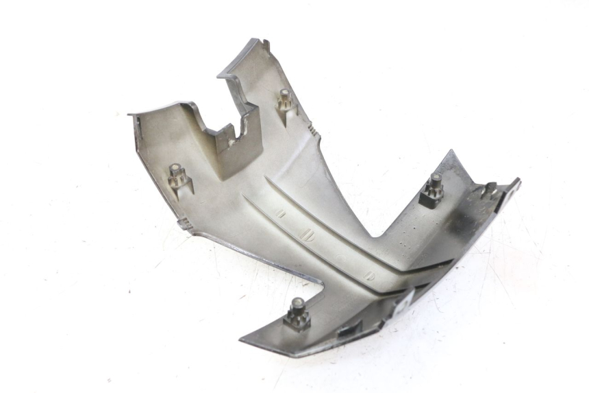 photo de JONCTION CARENAGE ARRIERE PEUGEOT VIVACITY 125 (2010 - 2017)