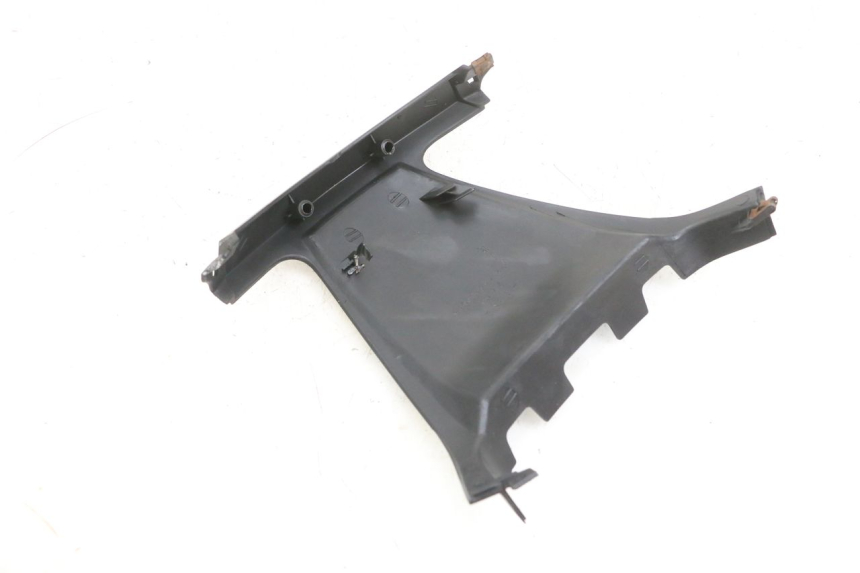 photo de JONCTION CARENAGE ARRIERE YAMAHA XMAX X-MAX 125 (2006 - 2009) - Autre angle de vue