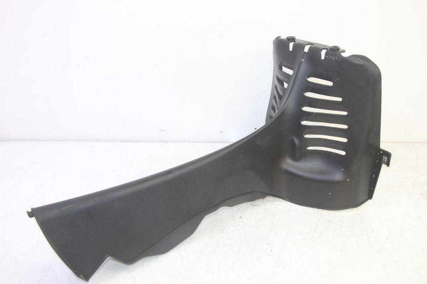 photo de JONCTION CARENAGE AVANT INF PIAGGIO MP3 HPE 350 (2018 - 2020) - Détail de la pièce