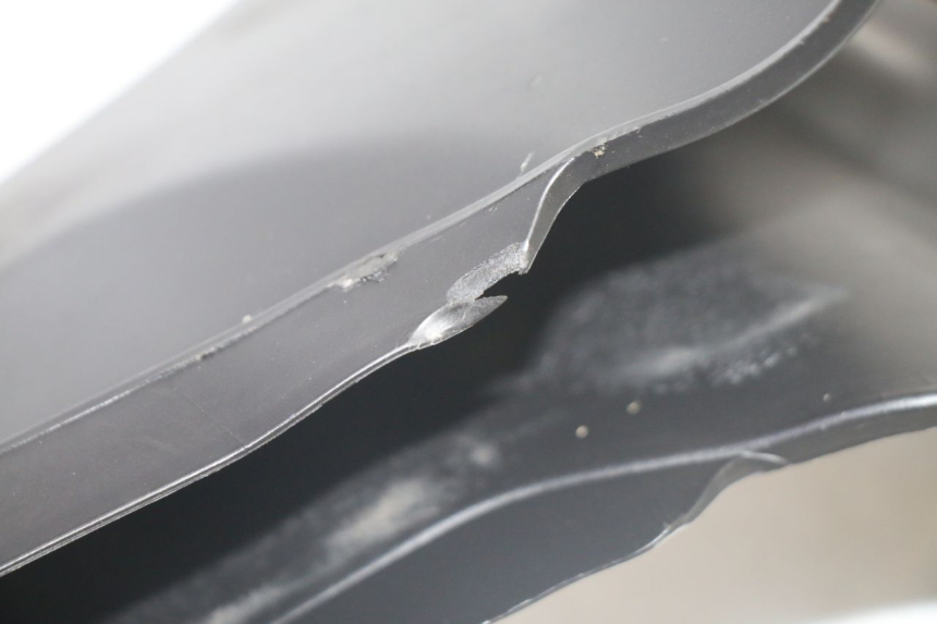 photo de JONCTION CARENAGE AVANT INF PIAGGIO MP3 HPE 350 (2018 - 2020) - Points de fixation