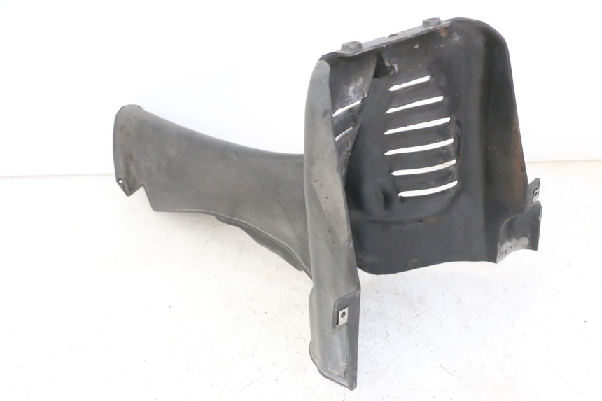 photo de JONCTION CARENAGE AVANT INF PIAGGIO MP3 LT 400 (2007 - 2012)
